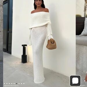 VIRAL MESHKI Marisol Off Shoulder Boucle Maxi Dress - Ivory
SOLD OUT SIZE M